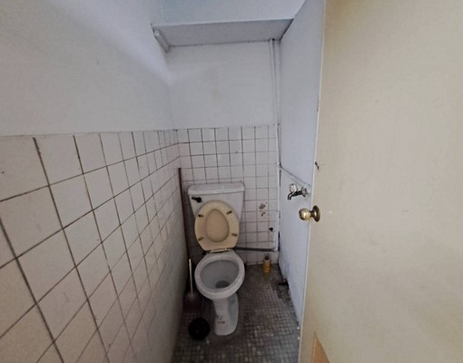 環球購物旁稀有透天厝 - Image 13