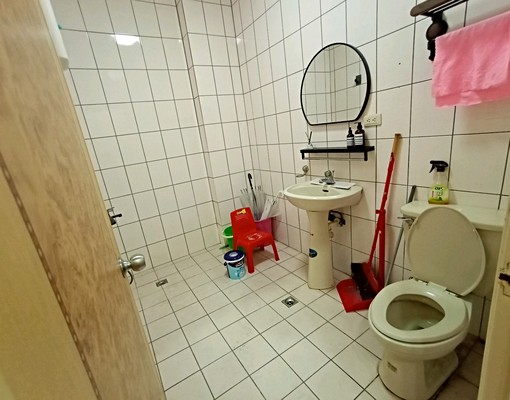 近藝文廣場、藝文特區、同安國小,中間樓層,可入籍及租補 - Image 2