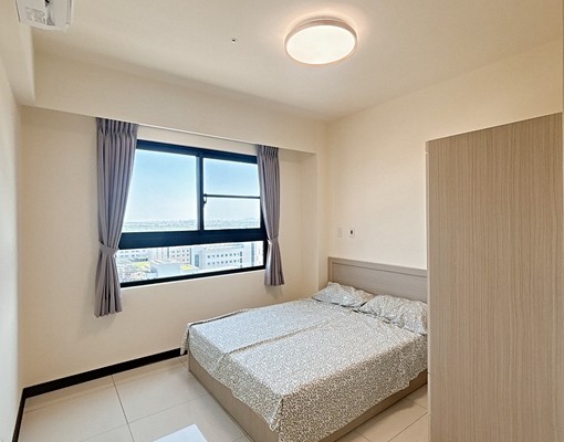 高鐵旁，高樓層景觀宅，全新家電家具 - Image 5