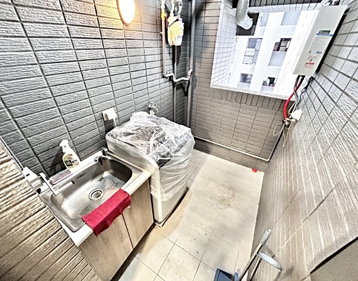 超美視野三房✨可租補機車汽車位✨家具全配✨乾溼分離✨陽台獨洗 - Image 14