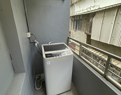 靜巷近公園可租補獨立陽台獨洗全新裝潢優質大套房 - Image 8