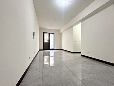 大里塗城商圈全新電梯華廈大2房2衛平車可改三房雙衛開窗！可談