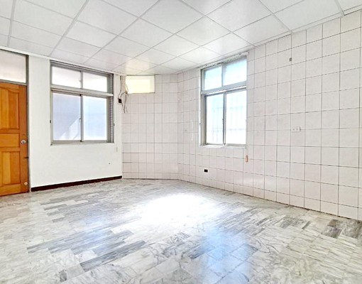 大興街透天❤全新整理-明亮空屋大4房❤可租屋補助 - Image 6