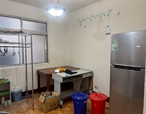 清大四房傢俱電.走樓梯二樓 - Image 1