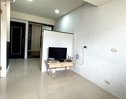 景安站旁後棟安靜採光二房(勿寵/可租補) - Image 2