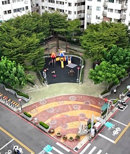 采緹的|坐北朝南|雙峯路面寬5.2米|可停雙車位|大地坪透店