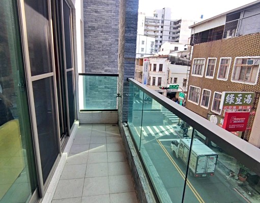 近新天地民宿風獨洗陽台套房|垃圾集中✅代收包裹✅ - Image 6