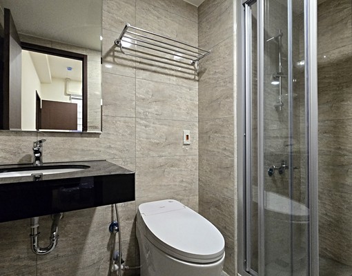 嶺東科大全新完工,未住兩房加家具,家電附平面車位 - Image 4