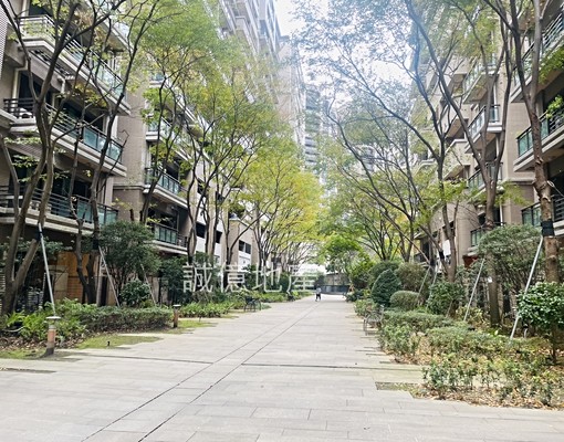 🍊誠億雅珺🍊捷運迴龍站🍊峰景鳳翔方正典雅兩房 - Image 1