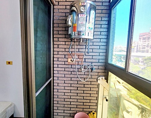 中正路採光佳養寵可議│套房│免追垃圾車包裹代收♥ - Image 6