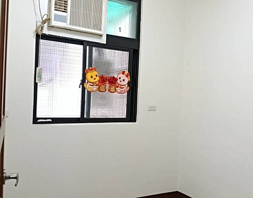 免仲費板新路3樓20坪有陽台2房1廳附傢俱2萬 - Image 4