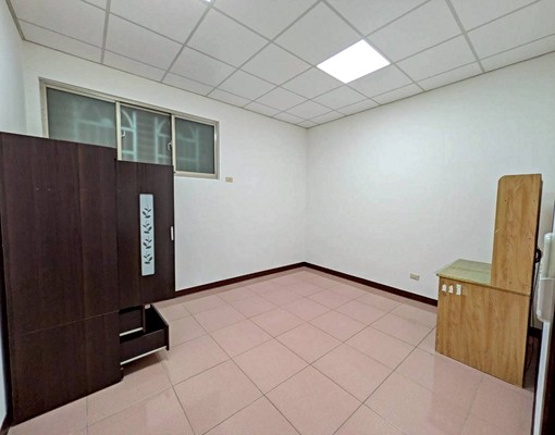 山佳車站社區大一樓~可當公司~歡迎約看 - Image 9