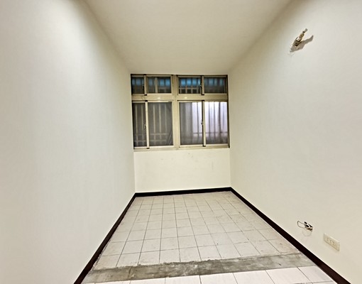 環球百貨旁靜巷二樓美寓(屋主誠意出租) - Image 5