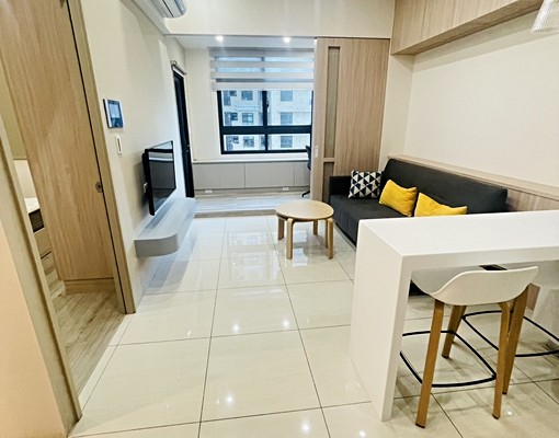 超美裝潢1+1房🔥高樓平車⛪全配家具電🔥可租補 - Image 4