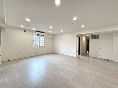 👍成家靠這間🔔新埔正市中心電梯3房+車位