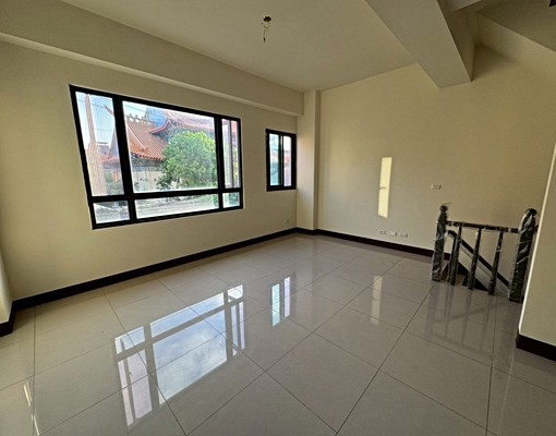 中央路透天全新雙車位免仲可租補 - Image 6