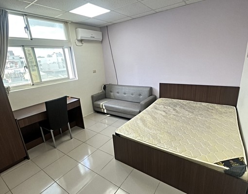 可貓南大路竹科園區分離式冷氣台電計費室內機車位電梯套房 - Image 1