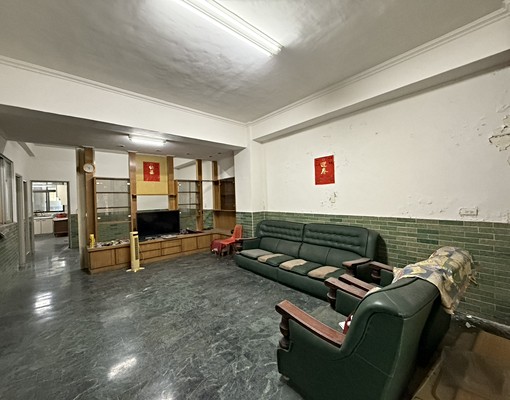 市區稀有公寓一樓│免爬樓梯│兩戶打通│可租補可入戶籍 - Image 1