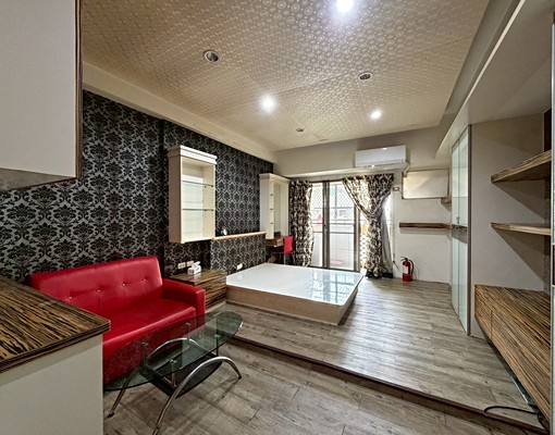 【大晟社會住宅】收購大樓近河樂廣場陽台大套房🔥 - Image 1