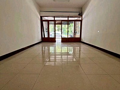 南投南崗一路優質店面透天