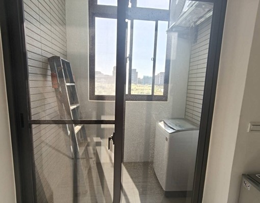 全新完工,一卡皮箱即住~大套房可租補 - Image 6