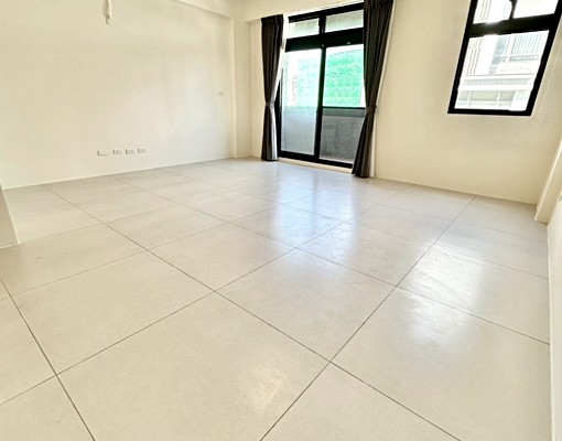 [全新]鄰路電梯透天整棟出租 - Image 8