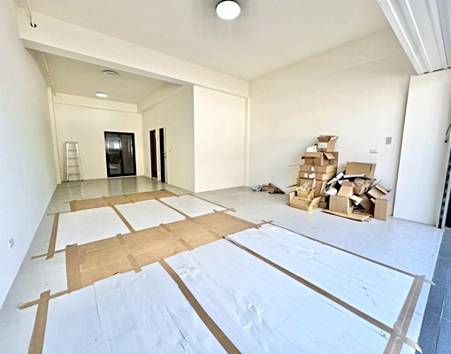 [全新]鄰路電梯透天整棟出租 - Image 2