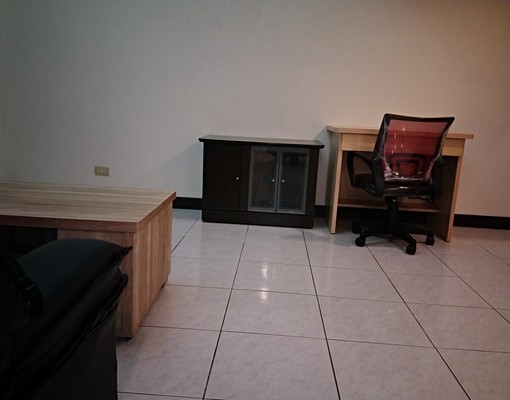 F棟6-81有對外陽台可用做廚房煮飯地方跟洗衣曬衣地方下雨也 - Image 3