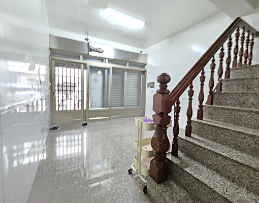 五甲福誠高中騎樓透天~面街有車庫 - Image 3