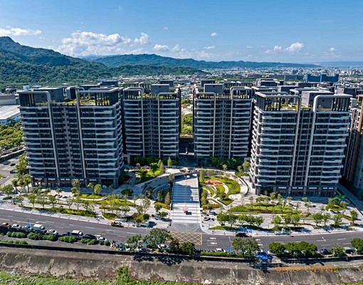 C大晟租屋最便宜精裝全配全新兩房平車公設泳池中國醫74太原 - Image 2