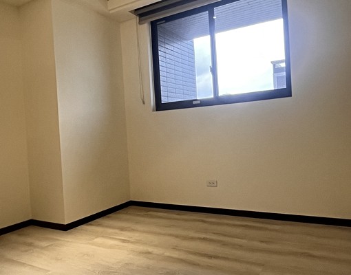 大3房大陽台,面河景無限棟距,採光視野佳。質感系統櫃天花板, - Image 8