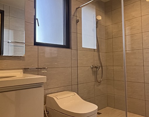 大3房大陽台,面河景無限棟距,採光視野佳。質感系統櫃天花板, - Image 10