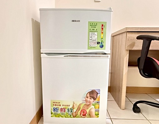 逢甲商圈旁/陽台可獨洗/河岸採光美套房/鬧中取靜/樓下超商 - Image 3