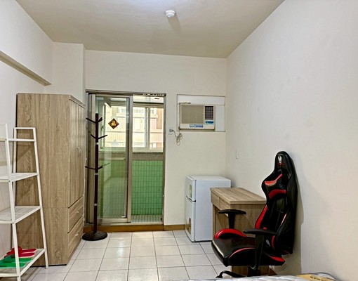 逢甲商圈旁/陽台可獨洗/河岸採光美套房/鬧中取靜/樓下超商 - Image 2