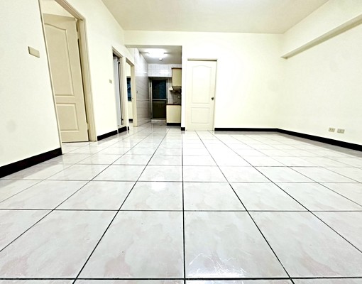 千霈租屋🧧《南屯區》親家莊三房平車空屋💥歡迎租補💥 - Image 1