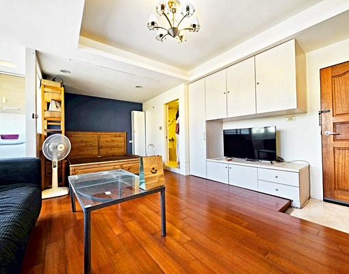 近捷運忠孝新生【秒殺獨戶】獨洗衣機★小廚房★有電梯 - Image 2