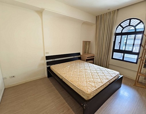 春城大砌2房全配平面車位可租補 - Image 4