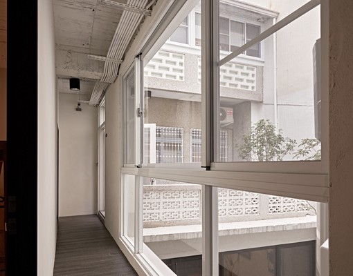 👍老屋改建‧短租套房「一卡皮箱即可入住」👍|老宅輕工業風 - Image 7