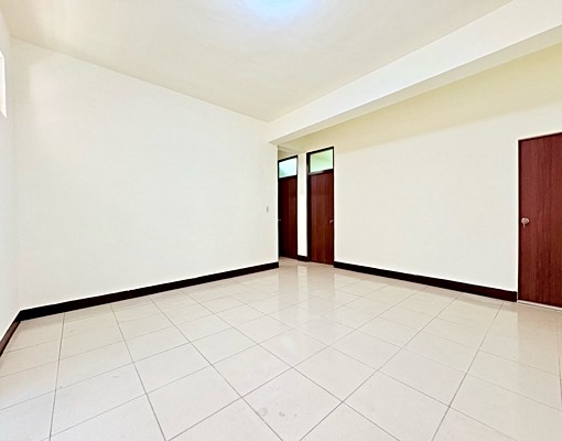 捷運三和國中。五華街商圈(可租補) - Image 3