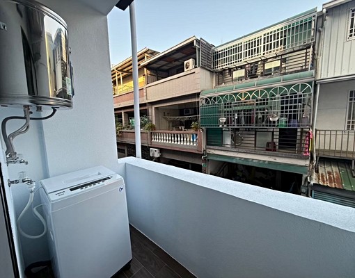 東區全新電梯景觀大套房 - Image 4