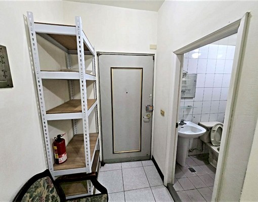 不用管社宅:河畔明亮通風乾淨生活方便 - Image 6