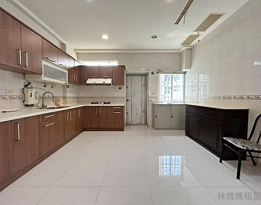 近安順國小~透天車庫5房｜可住辦 - 591租屋網 - Image 2