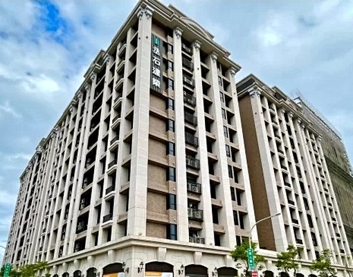 菁英薈三房車、近學區、交流道、鳳鳴車站交通方便 - Image 1