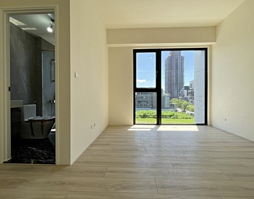 近好市多正南興路上.住辦合一.電梯別墅 - Image 11