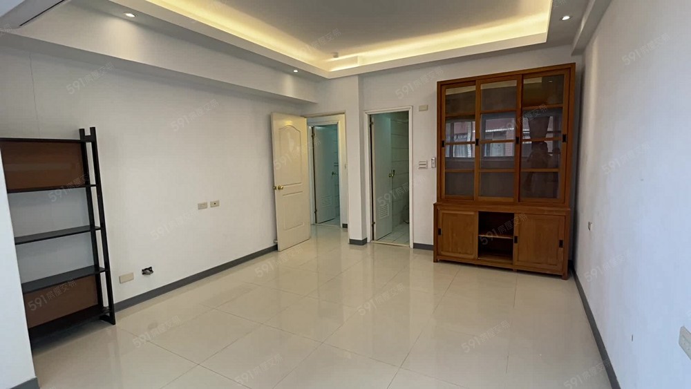 三重威尼斯邊間2房大車位(可租補/入戶籍) - Image 1