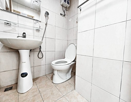 近捷運七張【秒殺租案】採光優★女性專屬 - Image 5