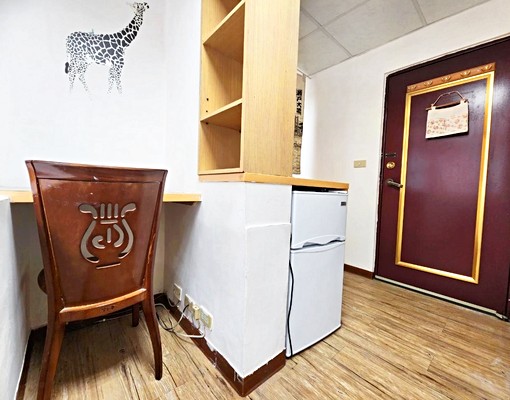 近捷運七張【秒殺租案】採光優★女性專屬 - Image 4