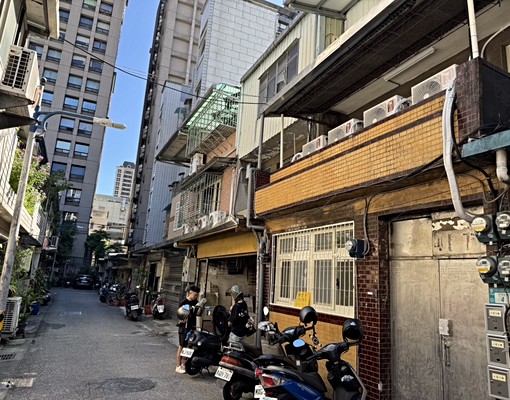 漢生東路環球百貨旁大套房一層一戶 - Image 4