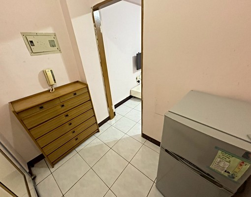 興南路/可戶籍租補/近捷運採光明亮/有陽台很加分 - Image 2