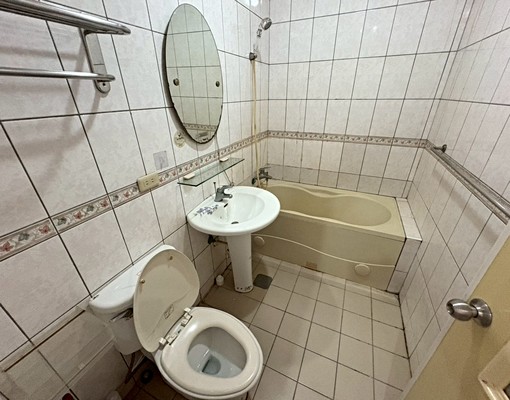 興南路/可戶籍租補/近捷運採光明亮/有陽台很加分 - Image 3